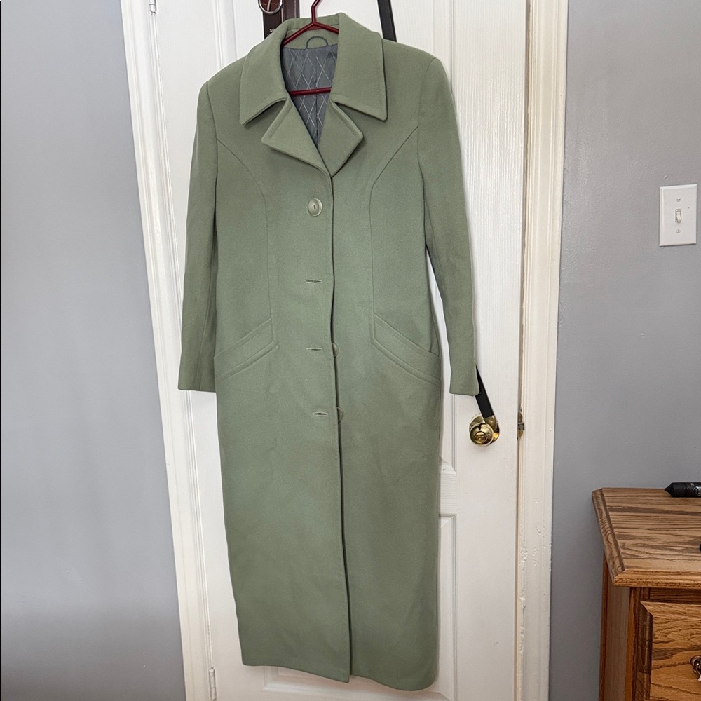 Elegant Green Women's Coat